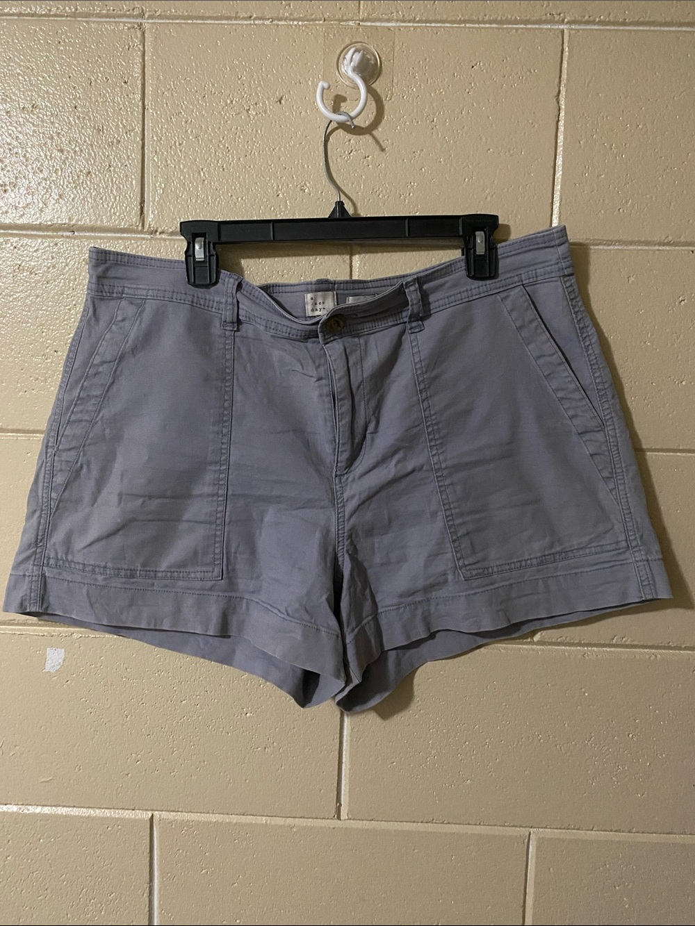 Women’s Casual Utility Shorts in Light Gray
